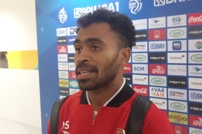 Pemain Malut United, Yakob Sayuri, saat ditemui seusai laga melawan Persis Solo, Sabtu (12/4/2025). Yakob belum mendapatkan keadilan dari Komdis PSSI.