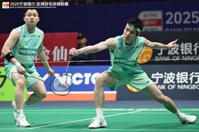 Pasangan ganda campuran Malaysia, Aaron Chia/Soh Wooi Yik, pada semifinal Kejuaraan Asia 2025 di Ningbo Olympic Sports Center Gymnasium,  China, Sabtu (12/4/2025).