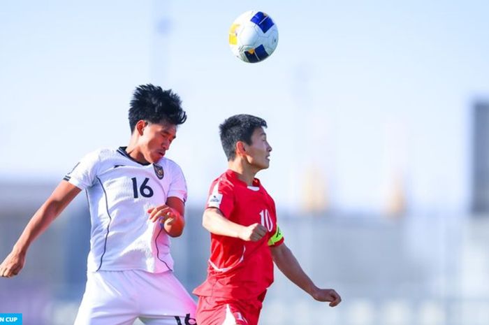 Momen pertandingan perempat final Piala Asia U-17 yang mempertemukan timnas U-17 Indonesia dengan Korea Utara di Arab Saudi (14/4/2025).