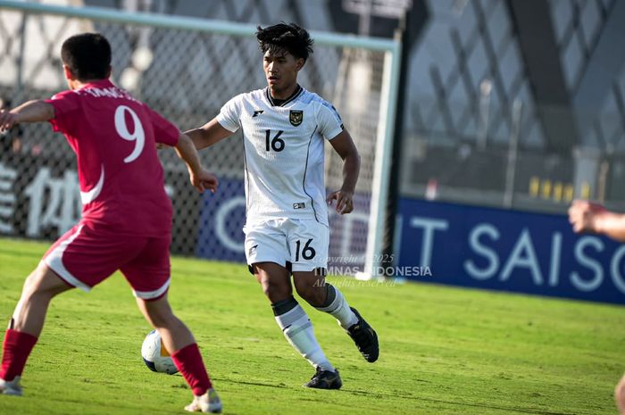 Suasana laga timnas U-17 Indonesia melawan Korea Utara di perempat final Piala Asia U-17 2025 di King Abdullah Sports City Hall Stadium, Taif, Senin (14/4/2025).