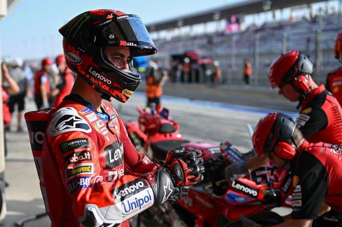 Francesco Bagnaia diyakini Bos Ducati, Davide Tardozzi berpeluang menjegal dominasi Marc Marquez pada MotoGP 2025.