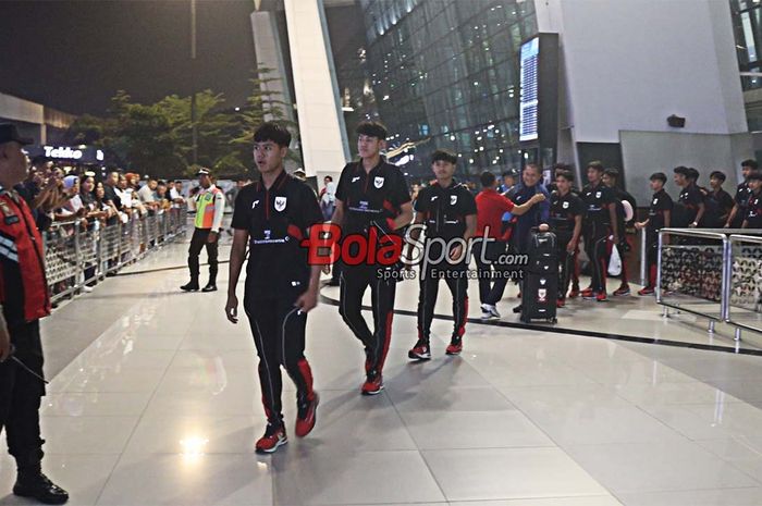 Timnas U-17 Indonesia tiba di Bandara Soekarno Hatta, Tangerang, Banten, Kamis (17/4/2025) malam.