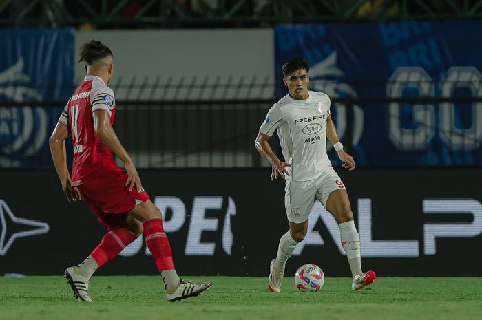 Bomber timnas Indonesia, Ramadhan Sananta, banyak membuang peluang, Persis Solo dan Persija Jakarta kompak diuntungkan poin head to head pada klasemen pekan ke-29 Liga 1 2024/2025.