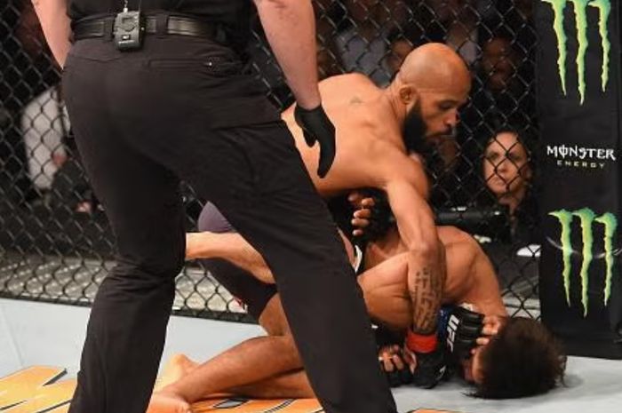 Demetrious Johnson menang TKO atas Henry Cejudo dalam pertemuan pertama mereka di UFC 197 pada 22 April 2016 di Las Vegas.