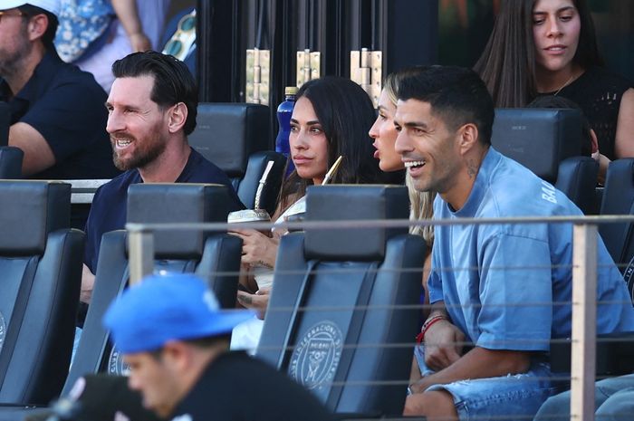 Lionel Messi dan Luis Suarez tak bisa menolong Inter Miami saat rekor nirkalah mereka dihancurkan kiper timnas Indonesia, Maarten Paes, bersama klubnya, FC Dallas, di partai MLS (27/4/2025).