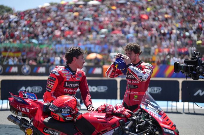 Marc Marquez membahas tes MotoGP Jerez 2025 termasuk momennya sempat di belakang Francesco Bagnaia kemudian menyalipnya.