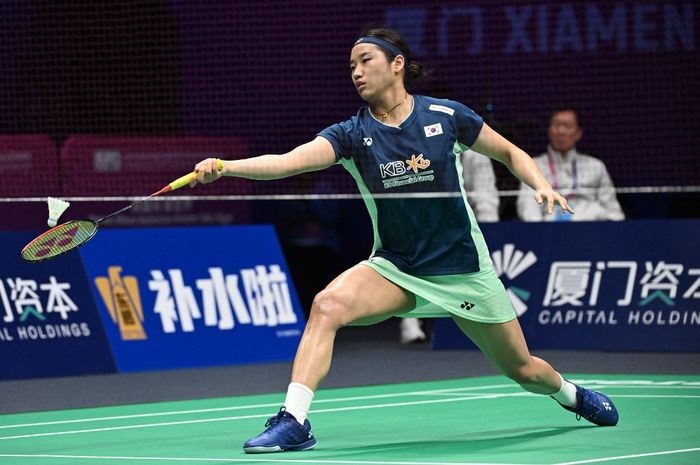 Pebulu tangkis tunggal putri Korea Selatan, An Se-young, pada partai kedua  penentuan Juara Grup B Sudirman Cup 2025 dengan Taiwan di Xiamen Fenghuang Gymnasium, China, Rabu (30/4/2025).