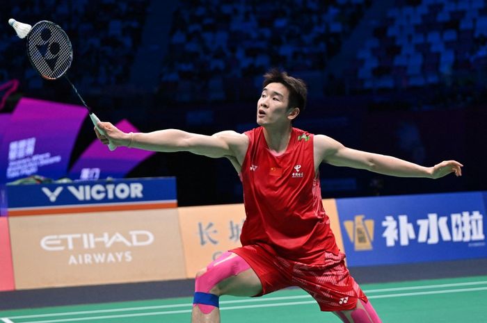 Kekalahan dua unggulan dari sektor tunggal putra termasuk Li Shi Feng sang runner-up tahun lalu warnai babak 16 besar Singapore Open 2025.