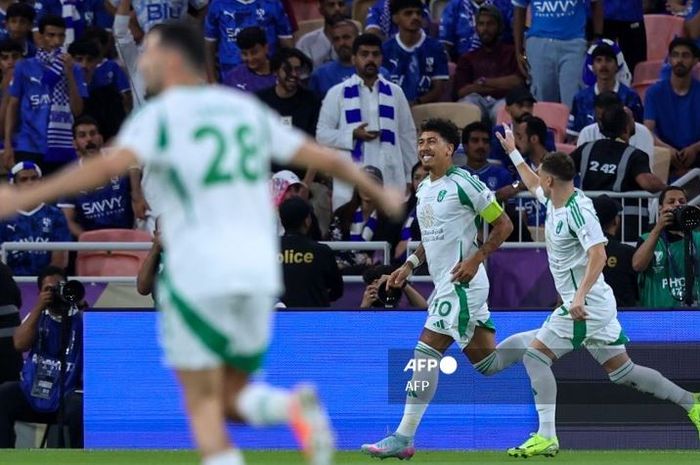 Selebrasi bintang Al Ahli Roberto Firmino saat mencetak gol di semifinal Liga Champions Asia Elite.