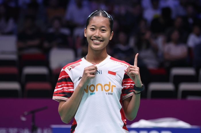Tunggal putri Indonesia, Putri Kusuma Wardani, setelah memastikan kemenangan atas Line Hojmark Kjaersfeldt pada laga fase grup D Sudirman Cup 2025 di Fenghuang Gymnasium, Xiamen, China, Kamis (1/5/2025).