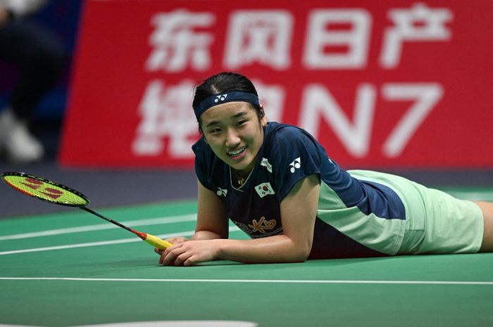 Pebulu tangkis tunggal putri Korea Selatan, An Se-young, bereaksi menghadapi Wang Zhi Yi pada final Sudirman Cup 2025 melawan China di Xiamen Fenghuang Gymnasium, China, Minggu (4/5/2025).