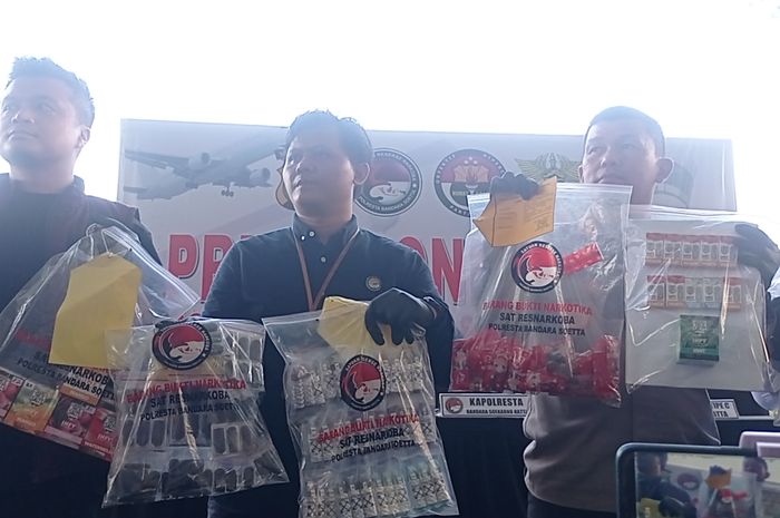 Rilis kasus dugaan peredaran obat keras Jonathan Frizzy, Senin (5/5/2025).