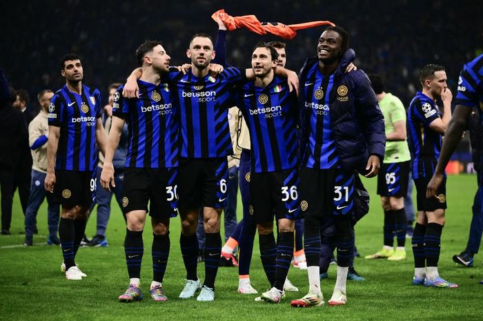Inter Milan berhasil menjaga keangkeran kandang mereka di Liga Champions usai menumpas Barcelona di San Siro (6/5/2025).