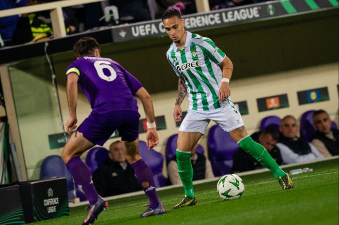 Antony tampil gemilang saat tampil bersama Real Betis menghadapi Fiorentina di semifinal UEFA Conference League.