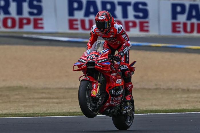 Pembalap Ducati Lenovo, Francesco Bagnaia pada Practice MotoGP Prancis 2025 di Sirkuit Bugatti, Le Mans, Jumat, 9 Mei 2025