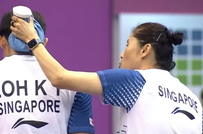 Loh Kean Yew tumbang di perempat final Singapore Open 2025.