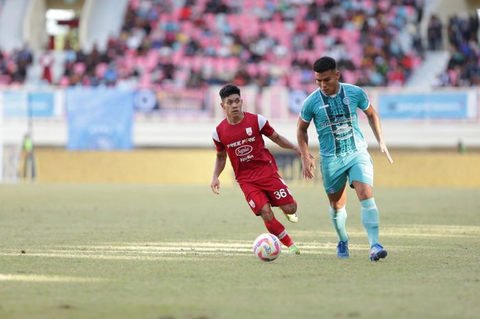 Suasana Pertandingan antara PSBS Biak Vs Persis Solo dalam laga pekan ke-32 Liga 1 2024/2025, di Stadion Lukas Enembe, Minggu (11/5/2025).