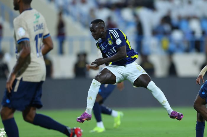 Eks winger Liverpool, Sadio Mane mencetak empat gol alias quattrick saat membantu Al Nassr menghajar Al Okhdood dalam kemenangan 9-0 pada pekan ke-31 Liga Arab Saudi 2024-2025.