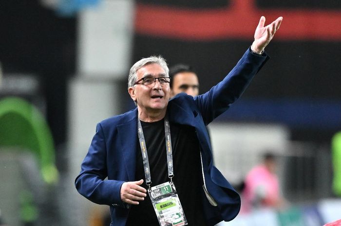 Pelatih China Branko Ivankovic menilai pemain naturalisasi bikin timnas Indonesia susah dilawan.