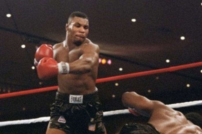Saat masih berusia 19 tahun, Mike Tyson pernah menang atas 2 lawan dalam selang waktu hanya 17 hari.
