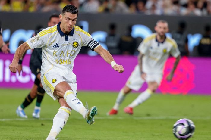 Cristiano Ronaldo dikabarkan segera meneken kontrak baru dengan Al Nasr.