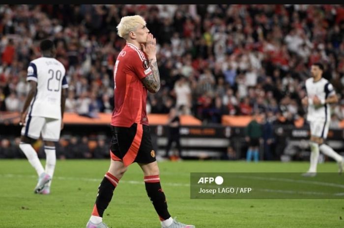 Manchester United rela banting harga agar Alejandro Garnacho segera cabut dari Old Trafford.