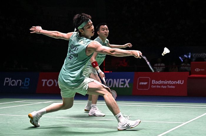 Pasangan ganda putra Malaysia, Aaron Chia/Soh Wooi Yik, pada finalThailand Open 2025 di Nimibutr Stadium, Bangkok, Minggu (18/5/2025).