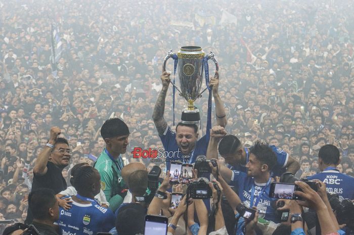 Persiapan tim mepet jelang Piala Presiden 2026. Pelatih Fisik Persib Bandung Miro Petric pun memberi program latihan mandiri.