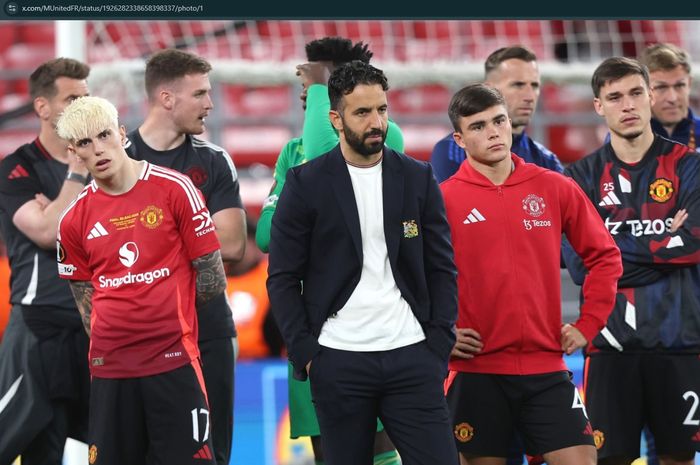 Pelatih Manchester United, Ruben Amorim, sudah mempersilakan winger mudanya, Alejandro Garnacho, untuk mencari klub baru.