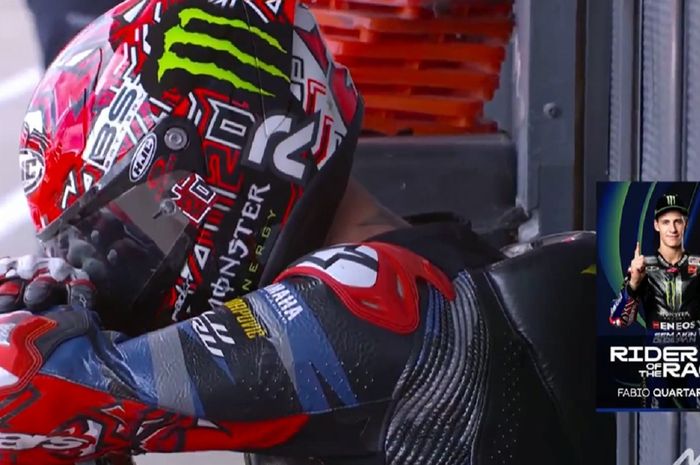 Pembalap Monster Energy Yamaha, Fabio Quartararo tertunduk setelah gagal menang di MotoGP Inggris 2025, Minggu (25/5/2025).