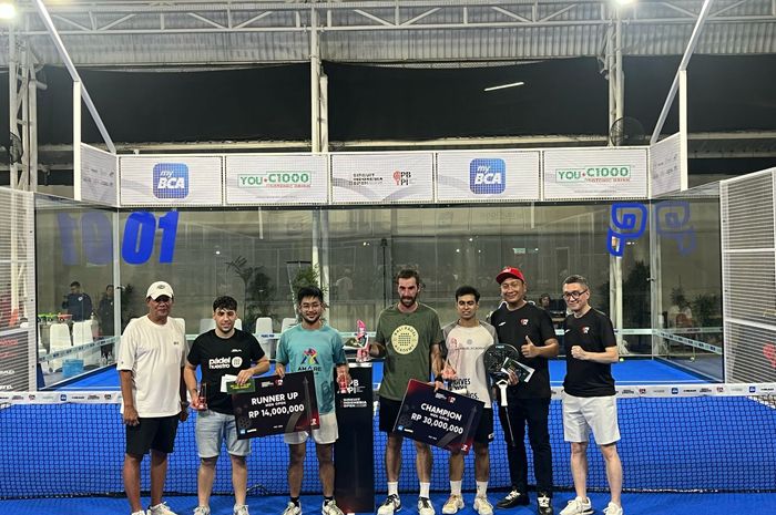 PBPI memberikan hadiah kepada pemenang Sirkuit Indonesia Open Padel 2025 Series Jakarta