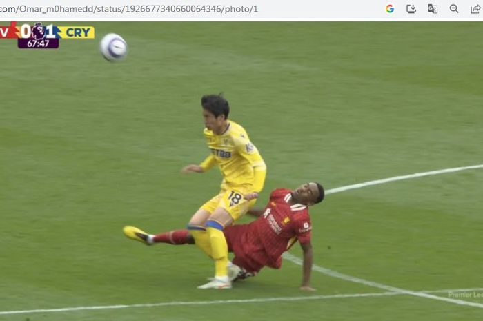 Momen Ryan Gravenberch mendapat kartu merah usai melanggar pemain Daichi Kamada dalam laga Liverpool vs Crystal Palace, Minggu (25/5/2025).