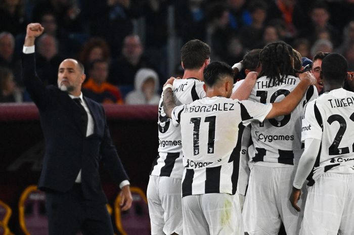 Pelatih Juventus, Igor Tudor (kiri), dipertahankan untuk Piala Dunia Klub 2026 dan musim kompetisi 2025-2026.