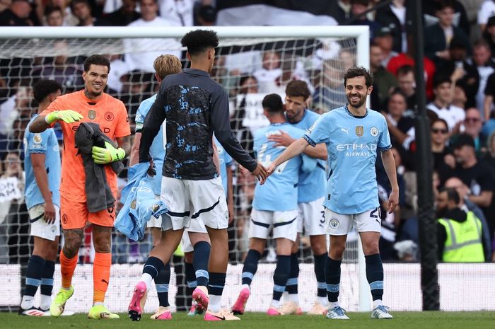 Manchester City menutup musim 2024-2025 dengan kemenangan 2-0 atas Fulham dan membuat mereka mengamankan peringkat ketiga di klasemen akhir Liga Inggris.