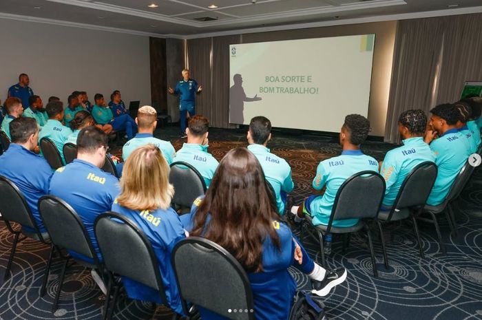 Debut Carlo Ancelotti bersama Brasil berakhir antiklimaks usai ditahan imbang oleh Ekuador.