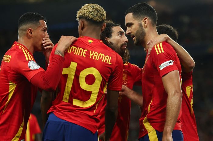Lamine Yamal merayakan gol timnas Spanyol ke gawang timnas Prancis pada semifinal UEFA Nations League di Stuttgart (5/6/2025).