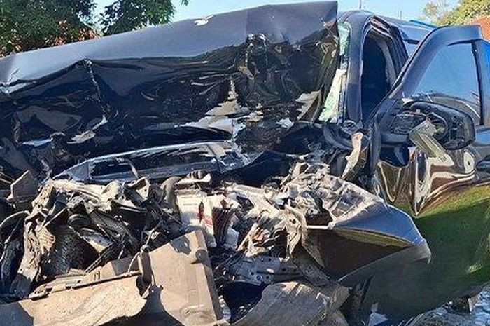 Kronologi kecelakaan maut di Tol Solo-Ngawi, wakil DPRD Ngawi jadi korban tewas.