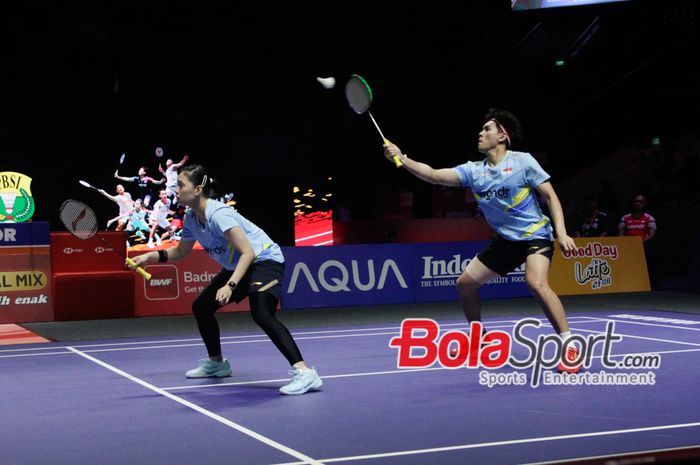 Aksi Adnan Maulana/Indah Cahya Sari Jamil, pada perempat final Indonesia Open 2025 di Istora Senayan, Jakarta, Jumat (6/6/2025).
