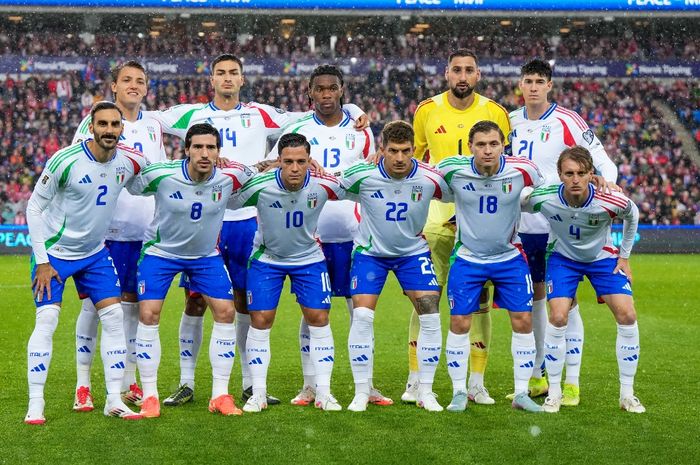 Starting XI Timnas Italia yang mengalami kekalahan telak 0-3 dari Norwegia di Kualifikasi Piala Dunia 2026, Jumat (6/6/2025) di Oslo.