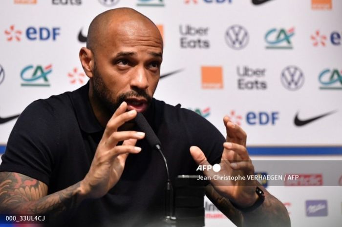 Legenda Arsenal dan mantan pelatih Timnas U-21 Prancis, Thierry Henry, saat menghadiri konferensi pers.