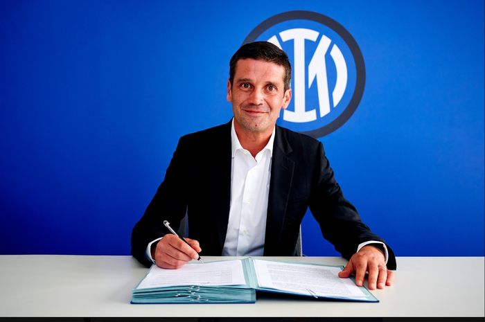 Cristian Chivu resmi menjadi pelatih Inter Milan dengan kontrak sampai 2027.
