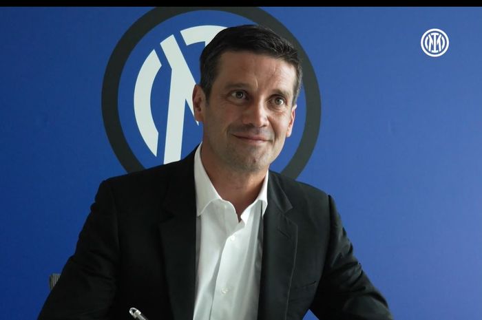 Cristian Chivu resmi menjadi pelatih Inter Milan dengan kontrak sampai 2027.
