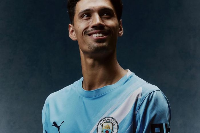 Tijjani Reijnders resmi berseragam Manchester City pada Rabu (11/6/2025). Dalam wawancara perdana, Reijnders mengungkapkan sejumlah fakta menarik tentang dirinya.