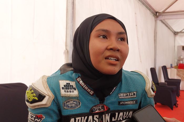 Fisichella Kusuma Wardani sukses menjadi juara Honda Dream Cup 2025 di kelas Matic Standar SD 131cc Wanita.