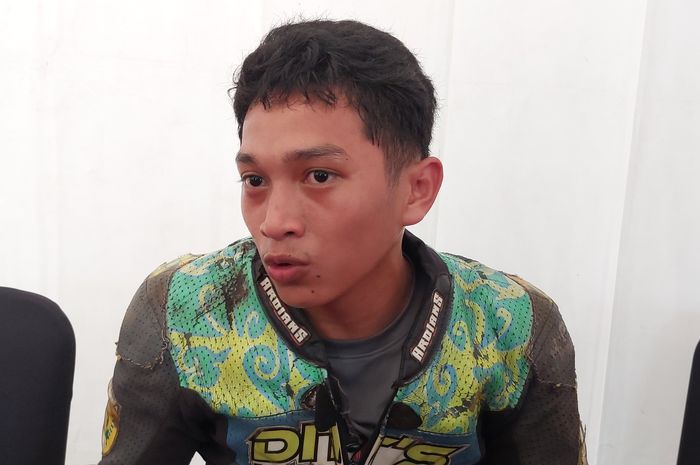 M Firza Akbar sukses meraih gelar juara di kelas Sonic &amp; Supra GTR 150 Rookie U-16 untuk ajang Honda Dream Cup 2025 seri Samarinda.