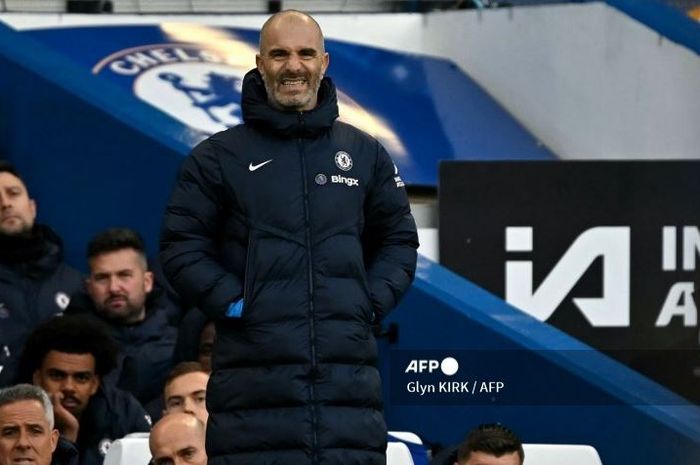 Pelatih Chelsea Enzo Maresca saat menyaksikan anak asuhnya bermain di Stadion Stamford Bridge, London.