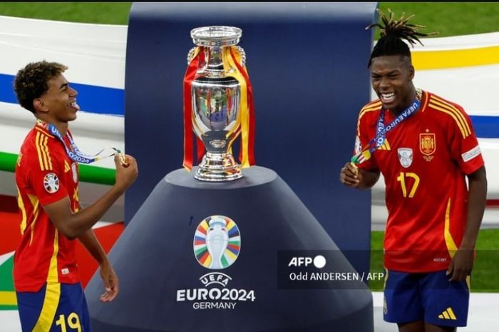 Nico Williams akan membuat Barcelona memiliki trisula Timnas Spanyol.