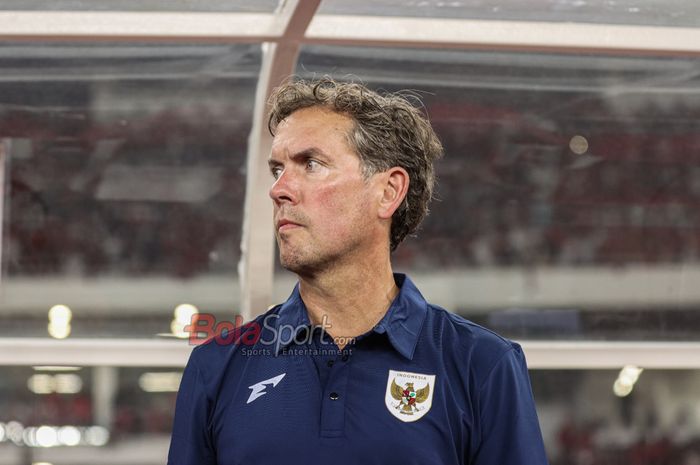 Asisten Pelatih Timnas Indonesia, Alex Pastoor, pernah menjadi pelatih sekaligus guru bagi bek Inter Milan, Denzel Dumfries.