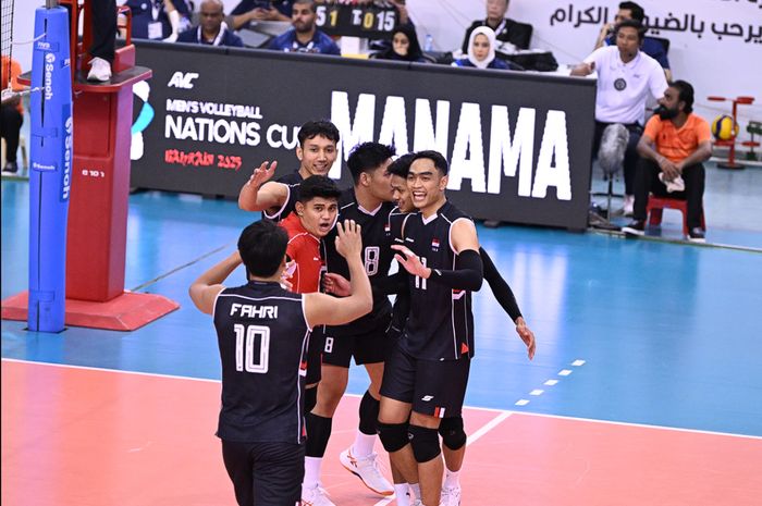 Tim bola voli putra Indonesia menantang penjegal Filipina pada perempat final AVC Nations Cup 2025.
