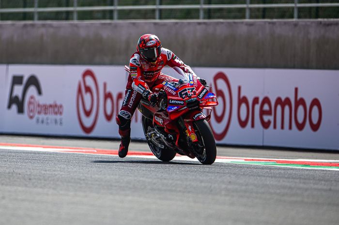 Jorge Lorenzo membela Francesco Bagnaia setelah kesulitan yang membuatnya terus dibandingkan dengan Marc Marquez jelang MotoGP Belanda 2025